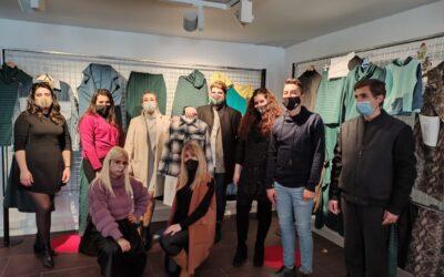 El alumnado del curso de Confección Textil del proyecto Genera Granada expone sus diseños en Cúllar